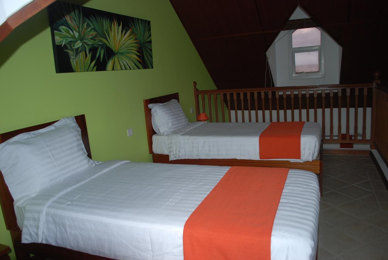 Sunset Reef Resort & Spa Pointe aux Piments Exteriör bild