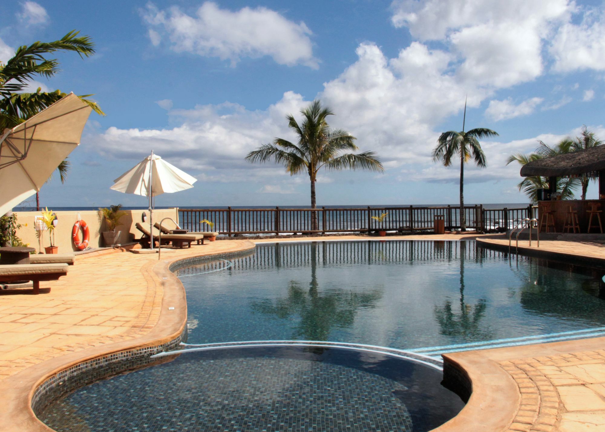 Sunset Reef Resort & Spa Pointe aux Piments Exteriör bild