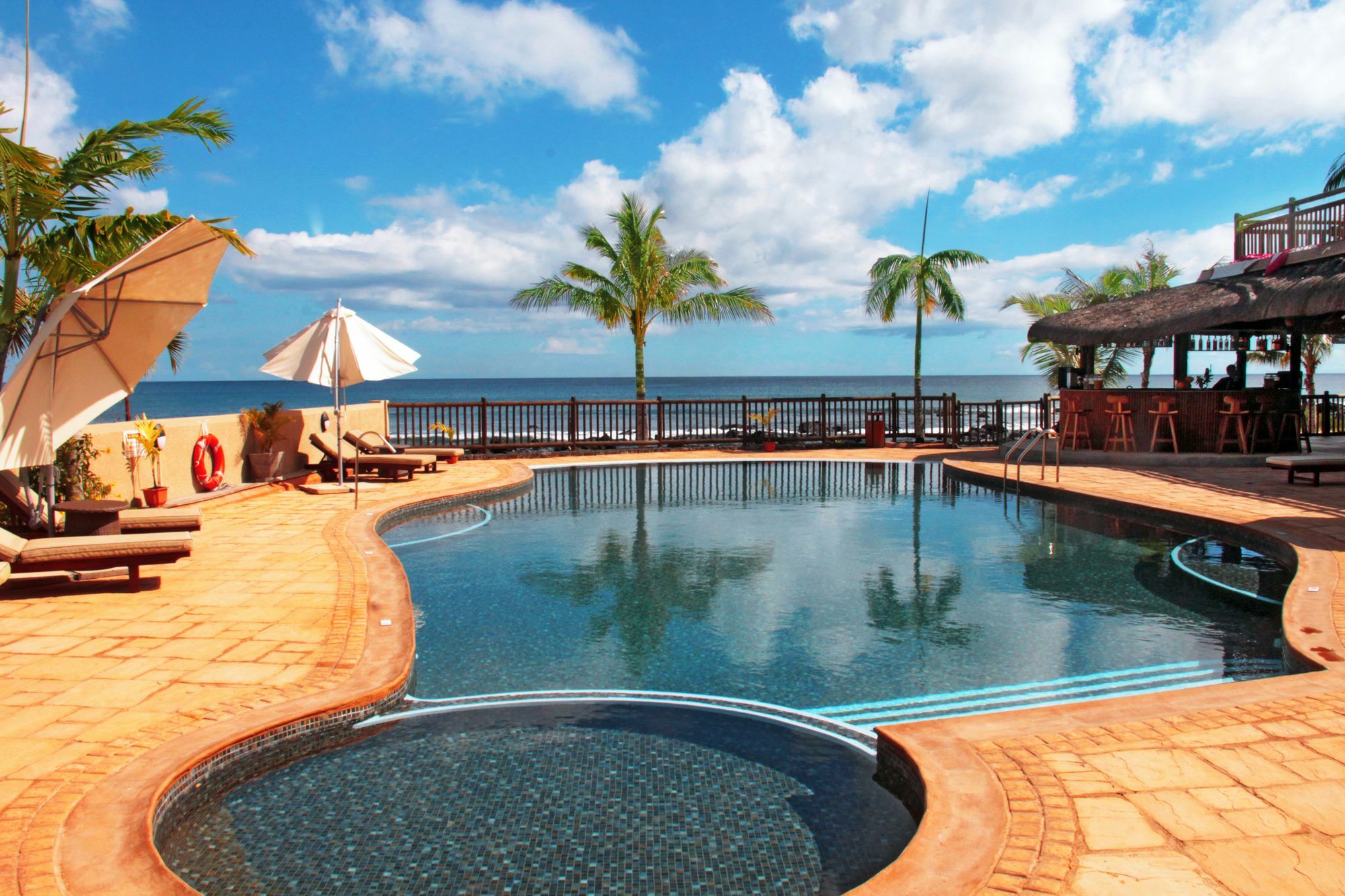 Sunset Reef Resort & Spa Pointe aux Piments Exteriör bild